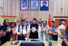 किताबें पढ़ने की आदत को बढ़ावा दें: ‘किताबें दें, गुलदस्ते नहीं’—मुख्यमंत्री धामी का आह्वान