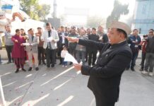 गणतंत्र दिवस के अवसर पर सूचना महानिदेशक श्री बंशीधर तिवारी ने सूचना भवन परिसर में राष्ट्रीय ध्वज फहराया।