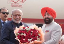 राज्यपाल लेफ्टिनेंट जनरल गुरमीत सिंह (सेवानिवृत्त) और मुख्यमंत्री श्री पुष्कर सिंह धामी ने देवभूमि उत्तराखंड पहुंचने पर उपराष्ट्रपति श्री सीपी राधाकृष्णन का जॉली ग्रांट हवाई अड्डे पर स्वागत किया।