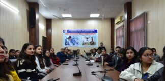 उत्तराखंड स्पेस एप्लीकेशन सेंटर (USAC) के ऑडिटोरियम में आधुनिक टेक्नोलॉजी के ज़रिए महिला सशक्तिकरण पर एक दिन की वर्कशॉप आयोजित की गई।