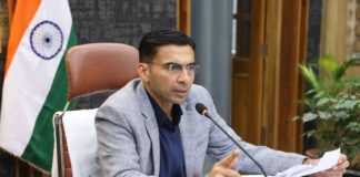 प्रशासन का बड़ा एक्शन सीएचसी रायपुर; एक ही व्यक्ति विशेष का जन औषधि केंद्र व बगल में ही मेडिकल स्टोर दोने के लाइसेंस निरस्त l