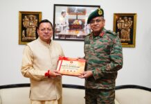 मुख्यमंत्री श्री पुष्कर सिंह धामी से गुरुवार को मुख्यमंत्री आवास में मध्य कमान के जनरल ऑफिसर कमांडिंग इन चीफ ( जीओसी इन सी) लेफ्टिनेंट जनरल अनिंद्य सेनगुप्ता ने शिष्टाचार भेंट की।