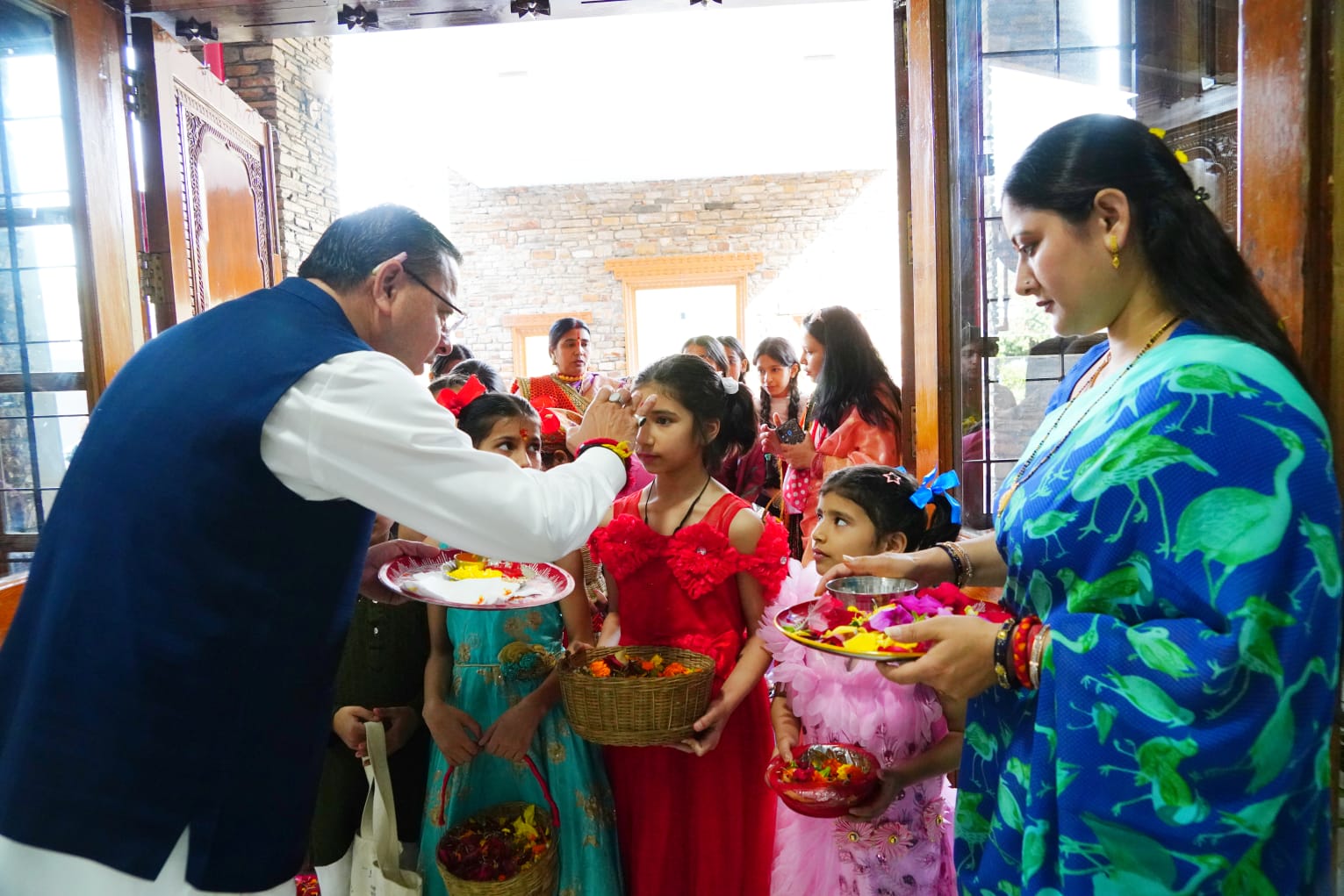 मुख्यमंत्री ने मुख्यमंत्री आवास में मनाया लोकपर्व फूलदेई l