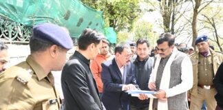 मुख्य सचिव ने भवाली-रतिघाट बाईपास और श्री कैंची धाम मंदिर में निर्माण कार्यों का मौके पर जाकर निरीक्षण किया।