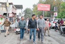 सचिव, लोक निर्माण विभाग पंकज पाण्डेय ने आज जिलाधिकारी सविन बंसल एवं जिला प्रशासन के अधिकारियों के संग शहर में रोड कटिंग उपरांत मार्गों के रेस्टोरेशन कार्यों का व्यापक निरीक्षण किया।