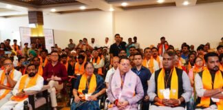 सीएम धामी ने सुना ‘मन की बात’ का 132वां एपिसोड, जनप्रतिनिधियों संग साझा किए विचार l