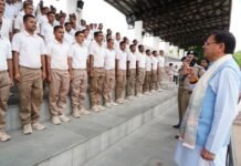 मुख्यमंत्री श्री पुष्कर सिंह धामी ने देहरादून स्थित पुलिस लाइंस में प्रशिक्षण प्राप्त कर रहे पुलिस कांस्टेबलों को संबोधित किया।