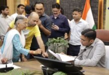 ज़िलाधिकारी ने 82 वर्षीय दिव्यांग वरिष्ठ नागरिक नत्थीलाल का ₹31,657 का पानी का बिल माफ़ कर दिया है; एकमुश्त निपटारे के बाद, राइफ़ल फ़ंड से ₹20,170 की राशि जमा की गई।