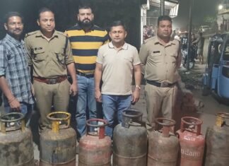 डीएम के निर्देशन में आज देर शाम काली बस्ती सहस्त्रधारा रोड पर छापेमारी; 7 सिलेंडर जब्त l