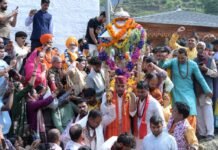 श्री ओंकारेश्वर मंदिर से धाम के लिए रवाना हुई बाबा केदार की पंचमुखी उत्सव डोली l