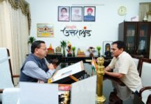 मुख्यमंत्री श्री पुष्कर सिंह धामी से विधायक श्री संजय डोभाल ने भेंट की।