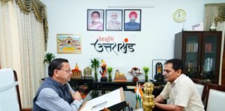 मुख्यमंत्री श्री पुष्कर सिंह धामी से विधायक श्री संजय डोभाल ने भेंट की।