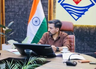 गंभीर बीमारी से ग्रसित बच्चों के चिन्हीकरण अभियान में तेजी लाने के डीएम डॉ0 आशीष चौहान ने दिए निर्देश l