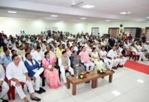 मुख्यमंत्री श्री पुष्कर सिंह धामी ने प्रधानमंत्री श्री नरेंद्र मोदी के मन की बात कार्यक्रम के 135वें संस्करण को सुना।