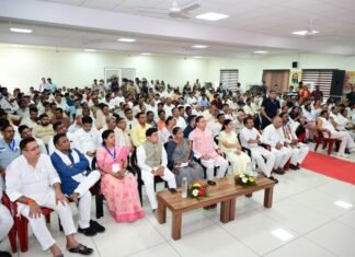 मुख्यमंत्री श्री पुष्कर सिंह धामी ने प्रधानमंत्री श्री नरेंद्र मोदी के मन की बात कार्यक्रम के 135वें संस्करण को सुना।