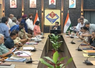 अतिक्रमण, अवैध फैक्ट्री और आपदा कार्यों में अनियमितता पर डीएम सख्त, अधिकारियों को दिए जांच के निर्देश l
