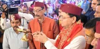 नैनीताल नंदा-सुनंदा की भक्ति में डूबा; मुख्यमंत्री श्री धामी ने राज्य की सुख-समृद्धि के लिए प्रार्थना की।