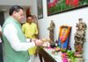 आयुर्वेद दिवस के अवसर पर, मुख्यमंत्री श्री पुष्कर सिंह धामी ने भगवान धन्वंतरि की पूजा-अर्चना की और राज्य के लोगों के अच्छे स्वास्थ्य, समृद्धि और कल्याण के लिए प्रार्थना की।