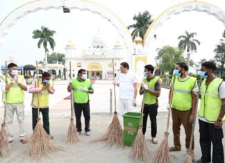 सेवा संकल्प अभियान’ के तहत नानकमत्ता पहुंचे मुख्यमंत्री धामी, स्वच्छता अभियान में किया श्रमदान l