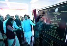 मुख्यमंत्री ने सेलाकुई में हेमवती नंदन बहुगुणा उत्तराखण्ड चिकित्सा शिक्षा विश्वविद्यालय परिसर में 20.55 करोड़ रुपये की पांच योजनाओं का किया शिलान्यास एवं लोकार्पण l