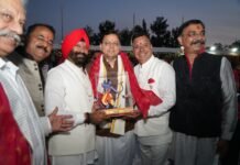 मुख्यमंत्री श्री पुष्कर सिंह धामी बन्नू बिरादरी द्वारा परेड ग्राउंड, देहरादून में आयोजित दशहरा महोत्सव में हुए शामिल l