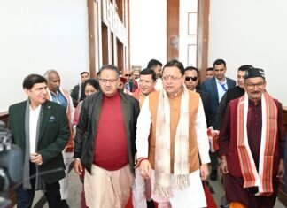 गैरसैंण (भराड़ीसैंण) में विधानसभा की कार्यवाही के लिए जाते हुए मुख्यमंत्री श्री पुष्कर सिंह धामी।
